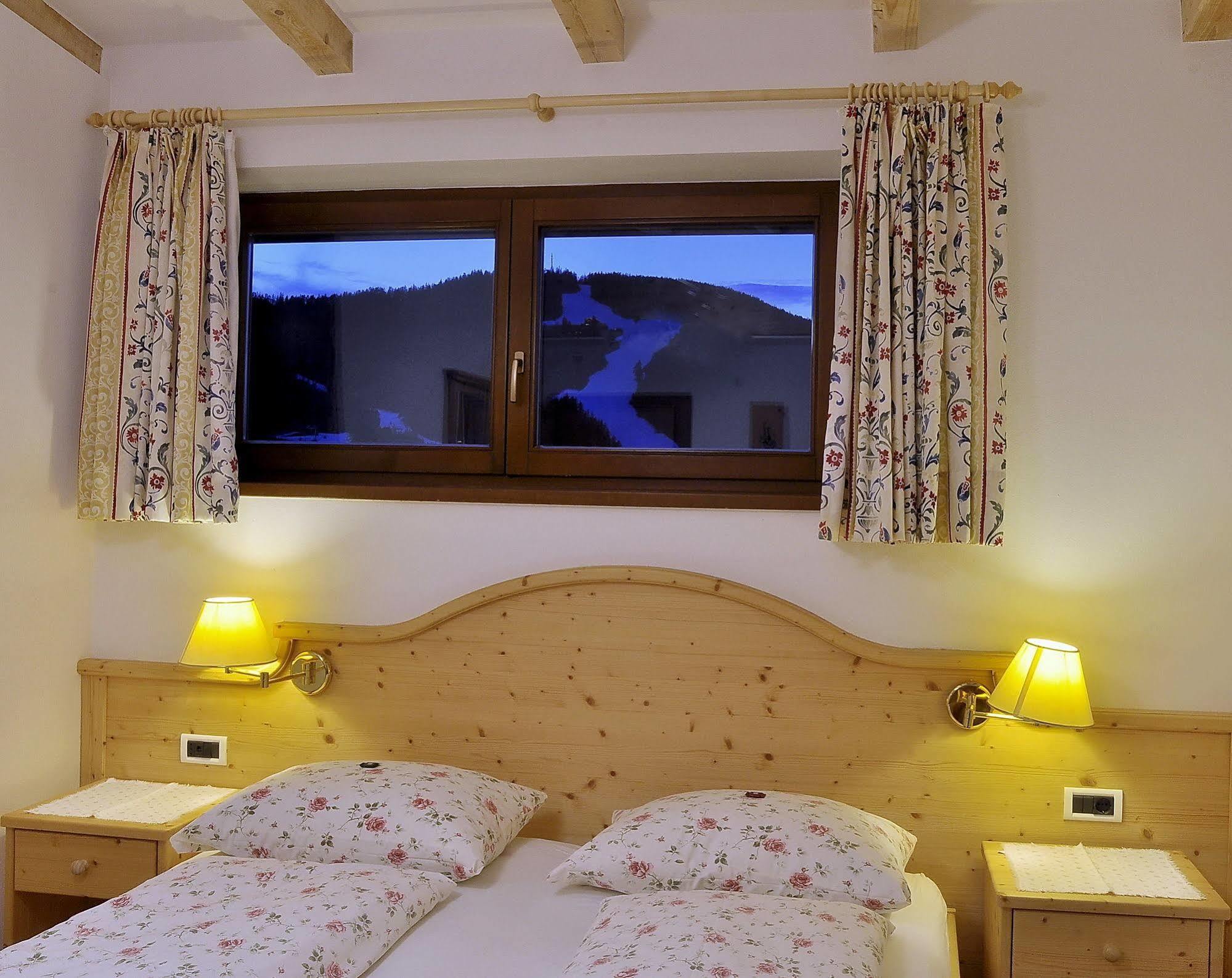 Hotel Monte Paraccia San Vigilio Di Marebbe Ngoại thất bức ảnh