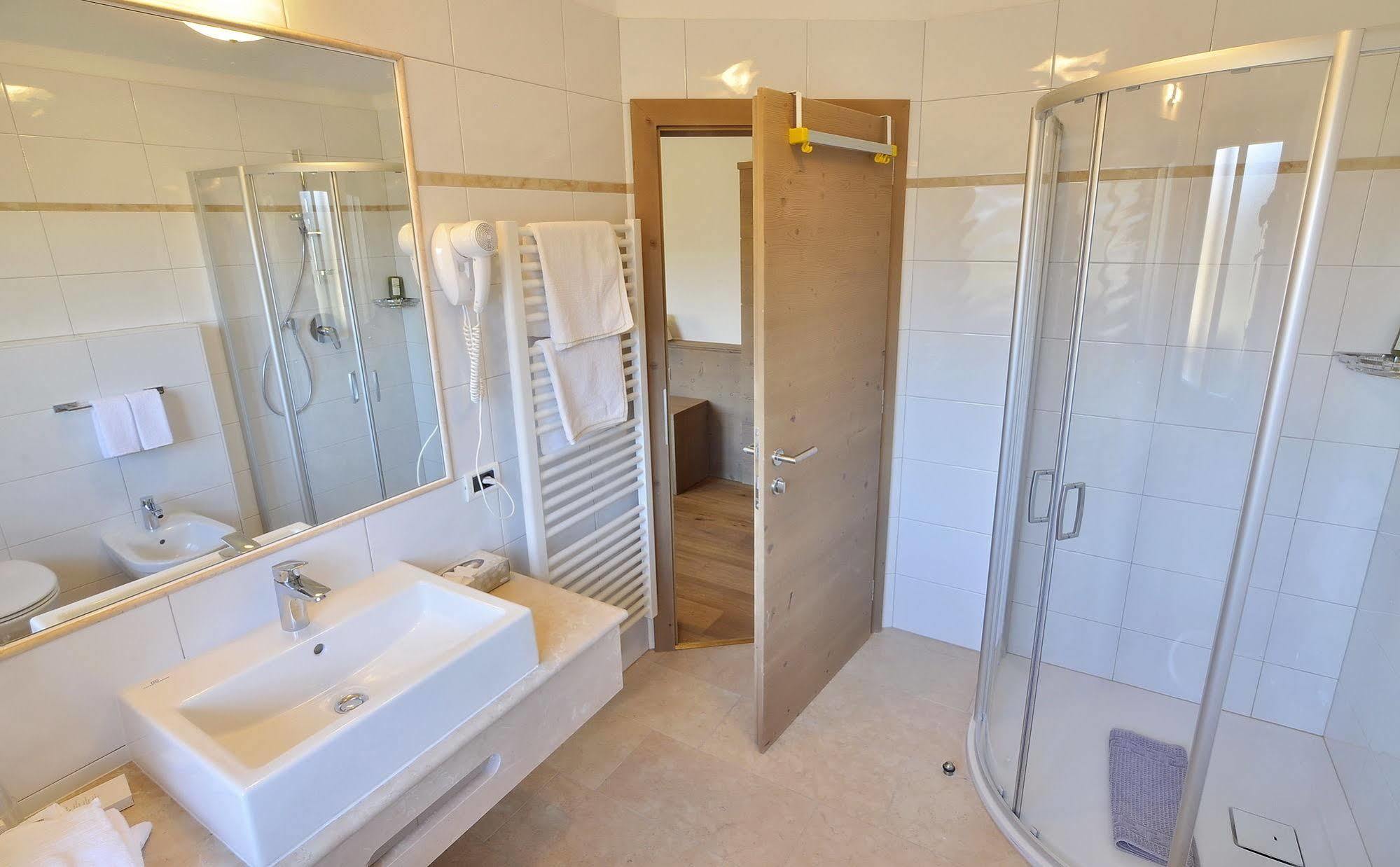 Hotel Monte Paraccia San Vigilio Di Marebbe Ngoại thất bức ảnh