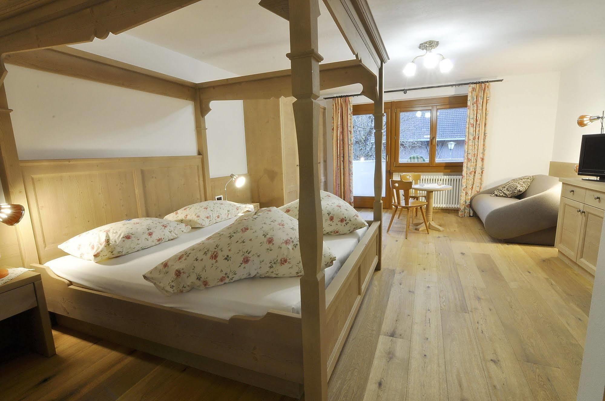Hotel Monte Paraccia San Vigilio Di Marebbe Ngoại thất bức ảnh